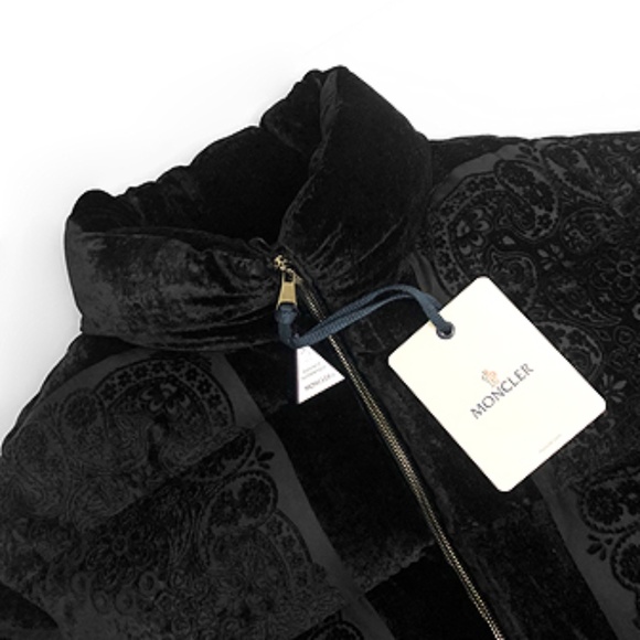 Moncler Labbe Printed Velvet Puffer Coat - Picture 9 of 14